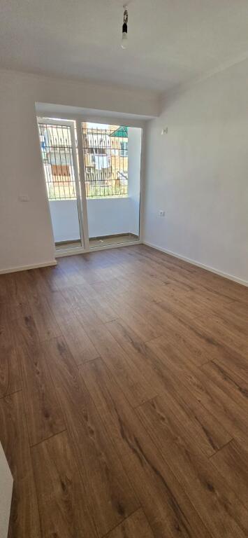 🏢In Mozaiku of Tirana, Sander Prosi Street, a 1+1 apartment is for sale for 125,000 euros.