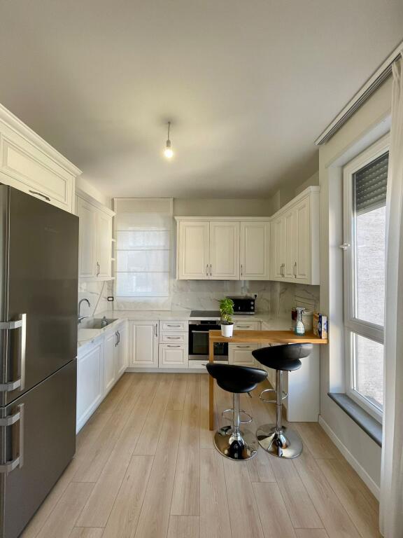 3+1, furnished, with parking, 900 euros