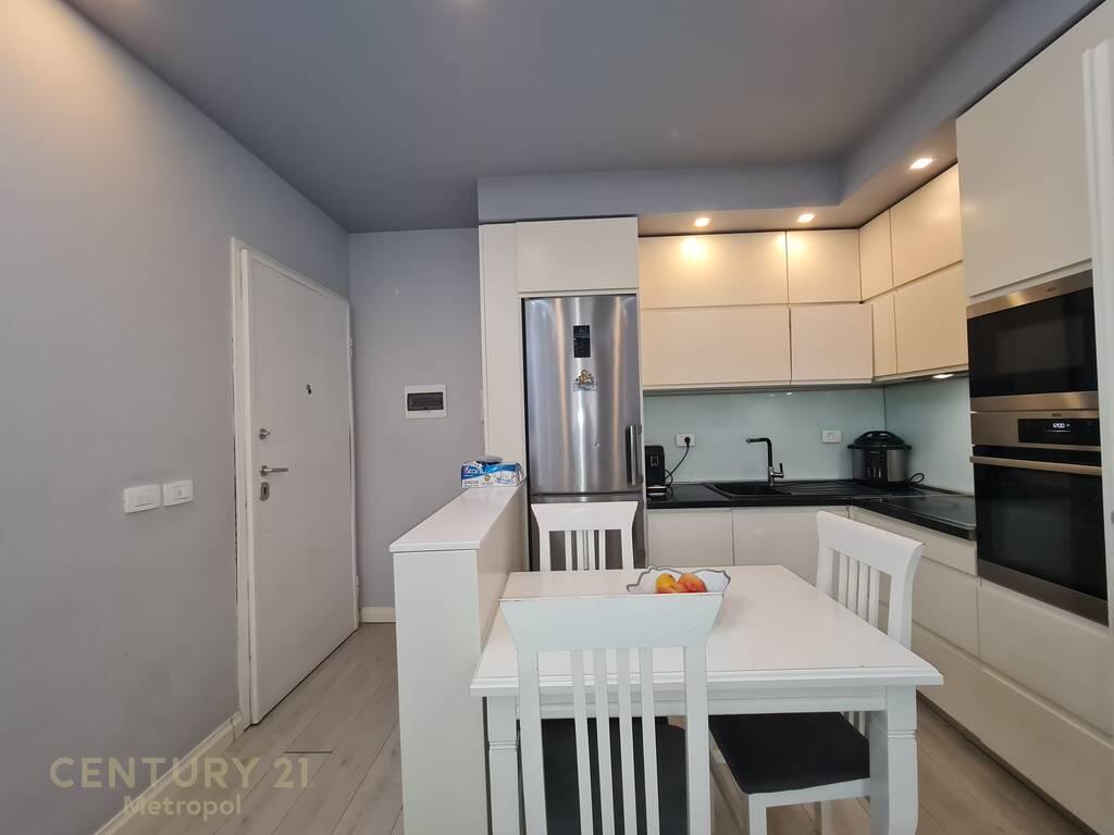 I am selling a 2+1 apartment in the Alba residence - Ndre Mjeda street!