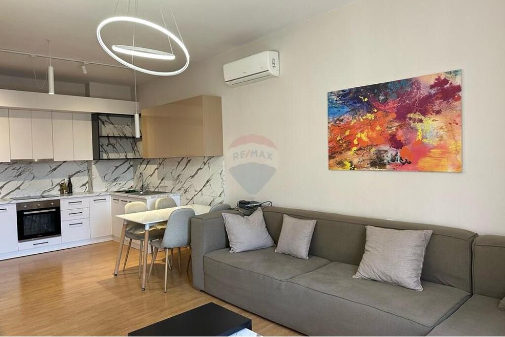 A 2+1+2 apartment is available for rent.