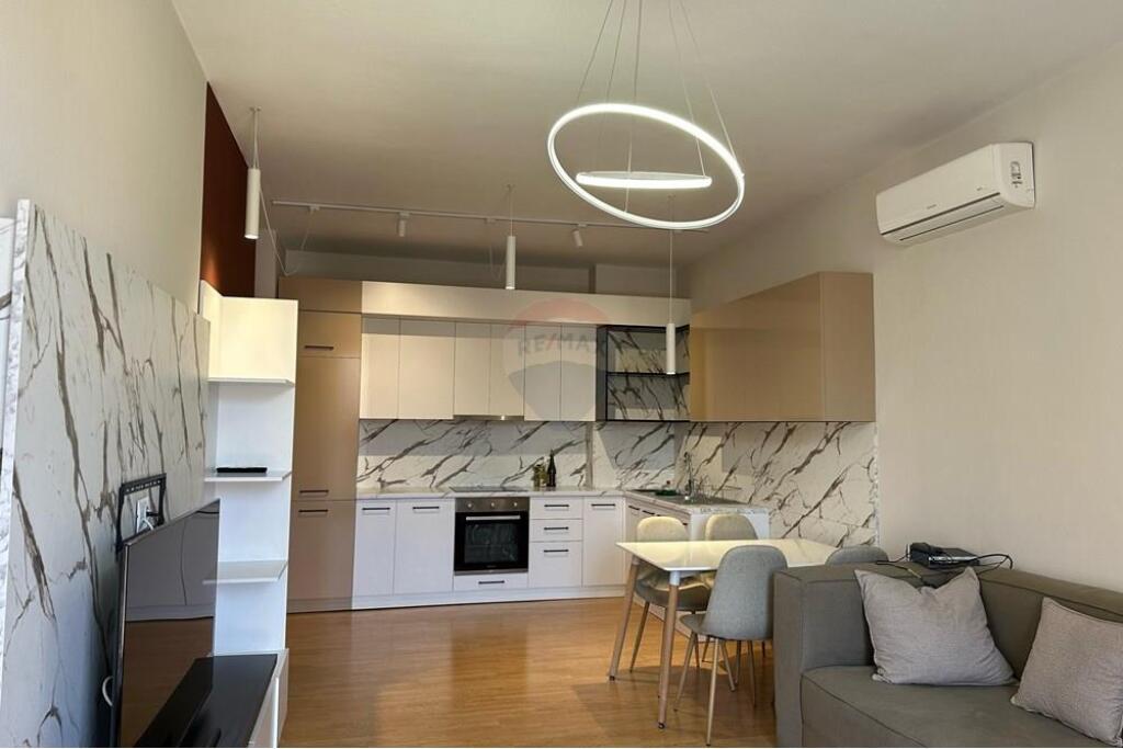 A 2+1+2 apartment is available for rent.