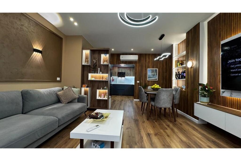 2+1 apartment for sale at Fusha Aviacionit!