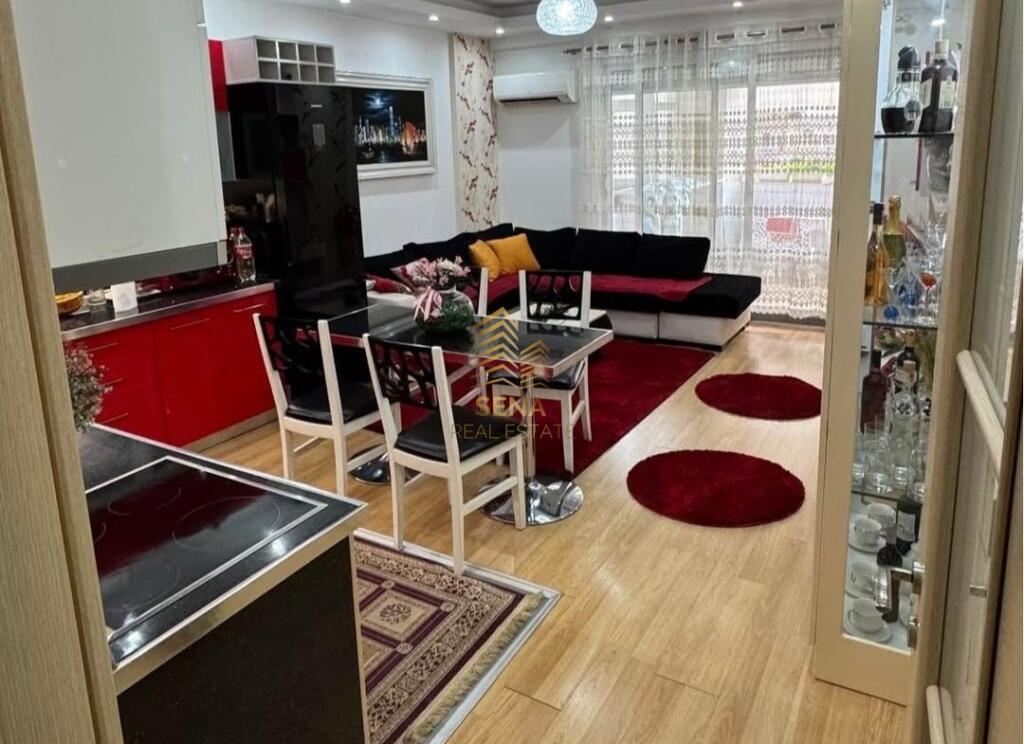 Shitet ,Apartament 2+1+2, 21 Dhjetori,245.000 Euro-0692036407