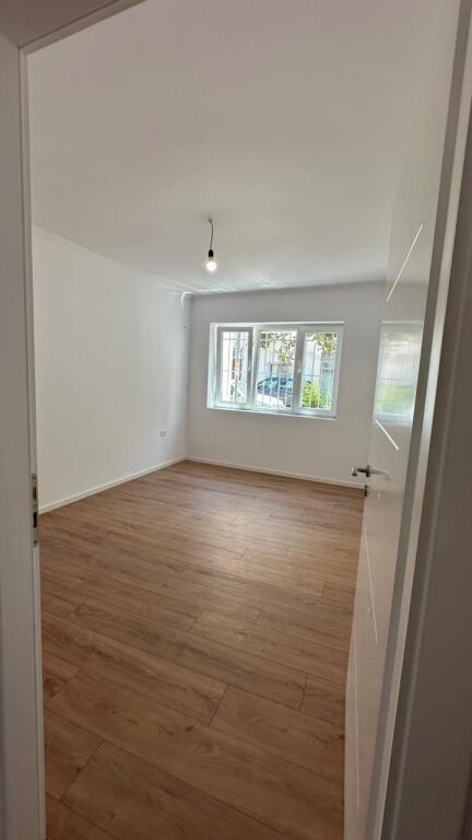 Apartment 2+1 for sale at Vorri i Bomit.