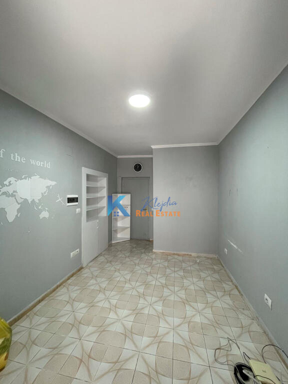 Shop for rent in Myslym Shyr