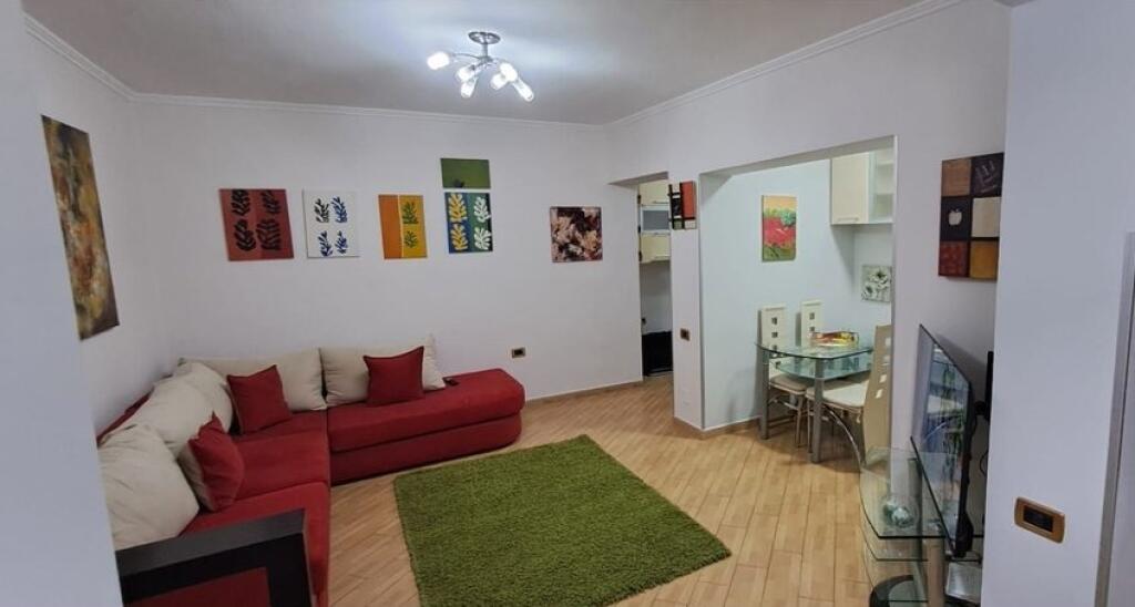 1+1 Apartment for Rent – Elbasan Street, near the Artistic High School 500 € /Month