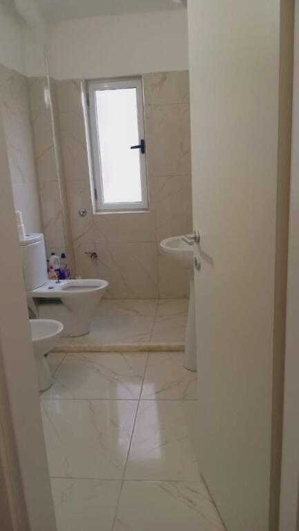 A 1+1 apartment is available for rent near 21 Dhjetori.