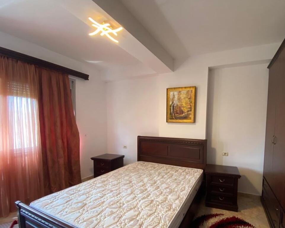 AFFITTIAMO APPARTAMENTO 3+1 A FRESK VICINO ALLA SCUOLA 17 FEBBRAIO 450 € /Mese