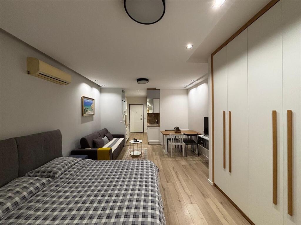 A studio apartment is available for rent at Vilat Gjermane.