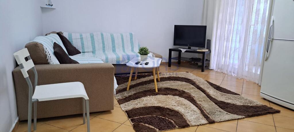 A 1+1 apartment is available on Elbasan Street.