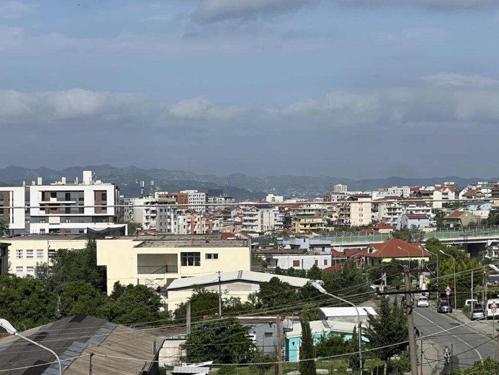 A 2+1 apartment is available for rent in Shkoze, Ali Shefqeti Street.