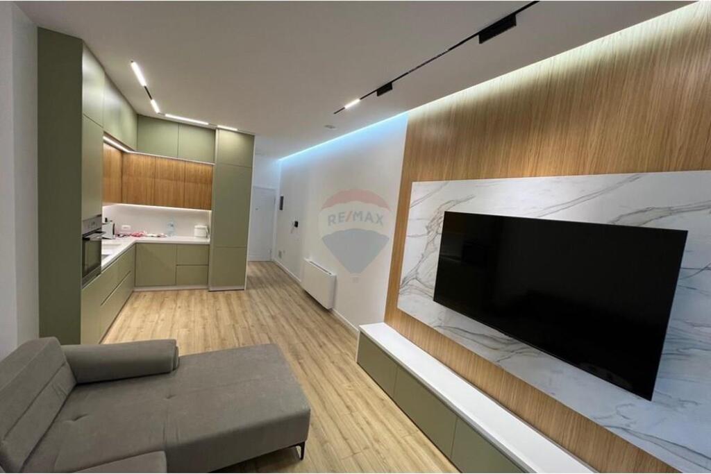 Super apartament 2+1 per qira tek Kopshti Botanik!
