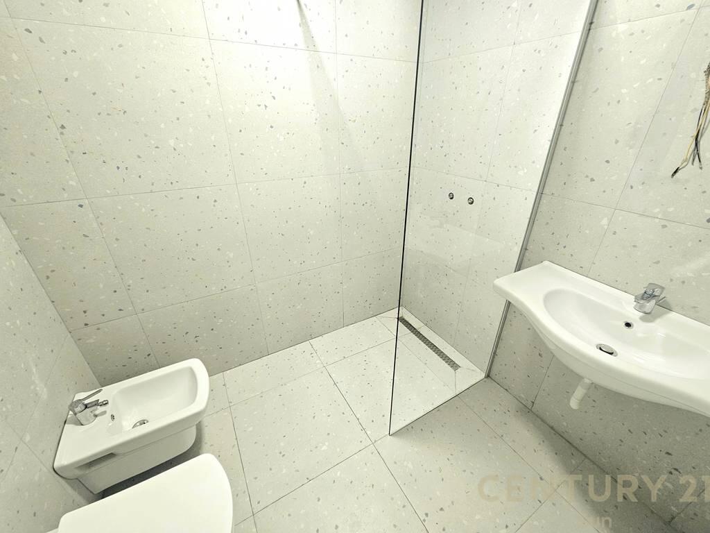 Office for rent at Lake View