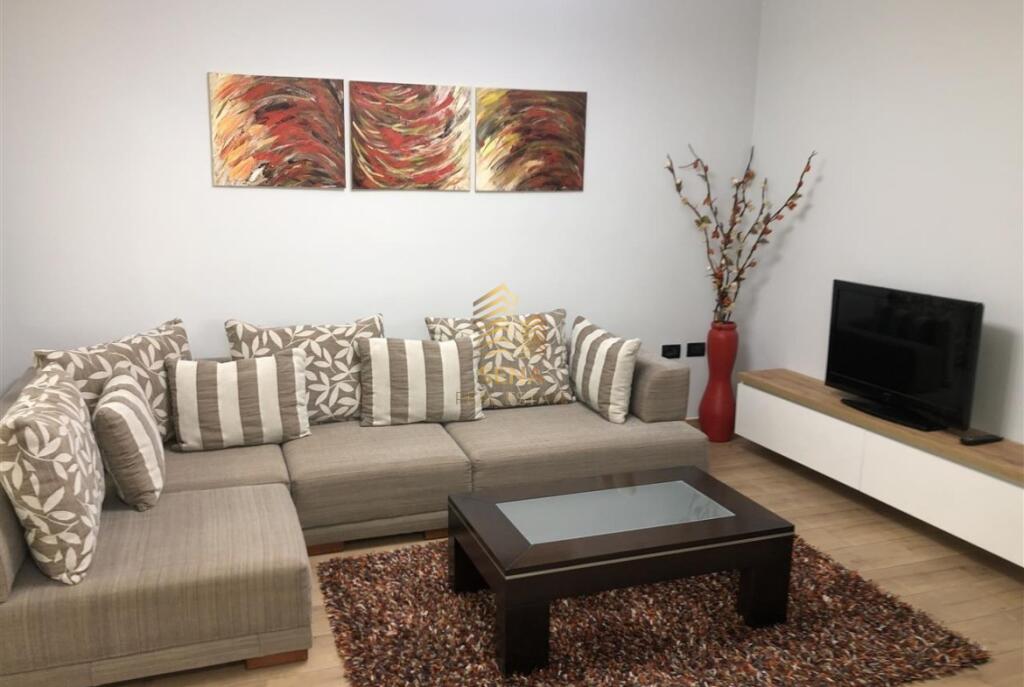 Qira, Apartament, 1+1, Myslym Shyri, 580 Euro/muaj-0692096050