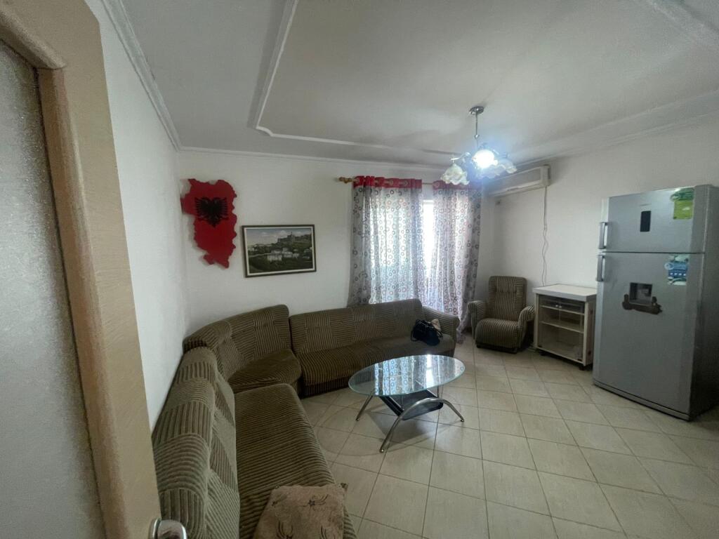 Apartament 2+1 te Pazari i Ri