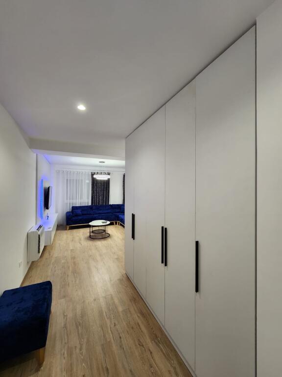 Jepet Apartament 2+1+2 me Qera Tek Stadiumi Air Albania