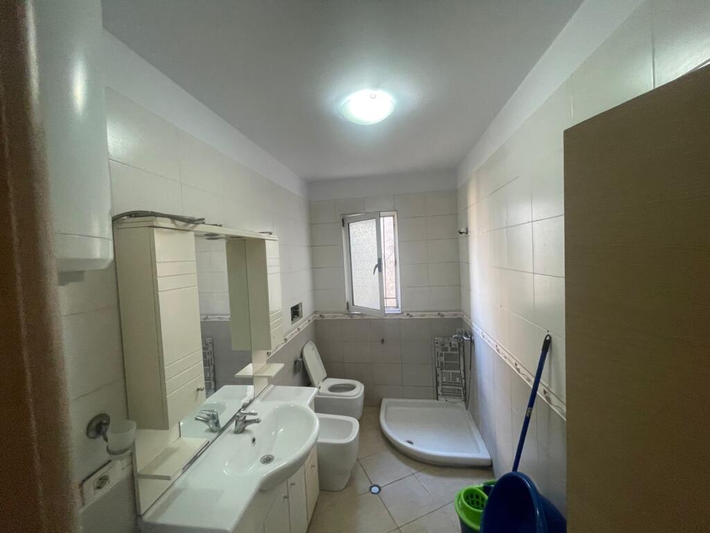 Apartament 2+1 te Pazari i Ri
