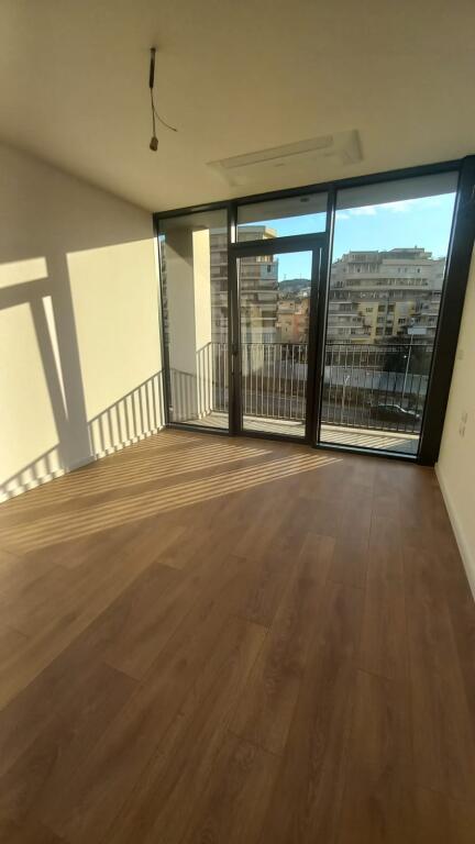 Ambient Zyre Per Qira | Lakeview Residence