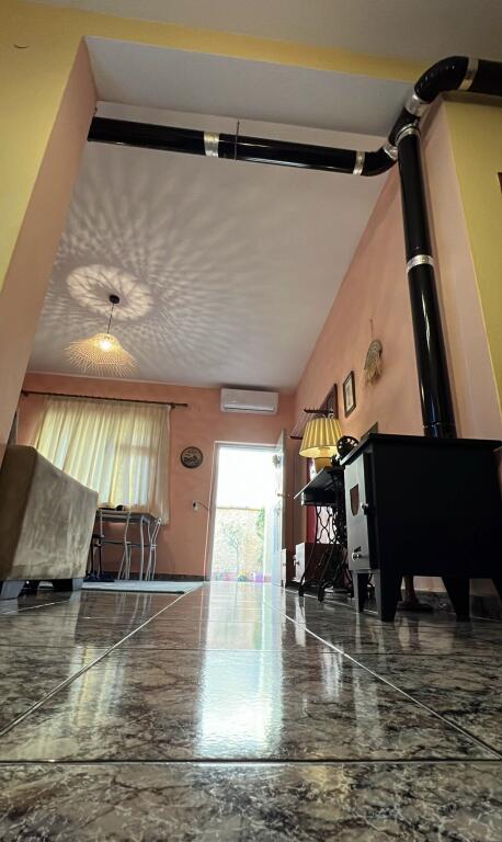 Jepet hyrje 3+1+2 vende parkimi tek inxhinjeria e ndertimit