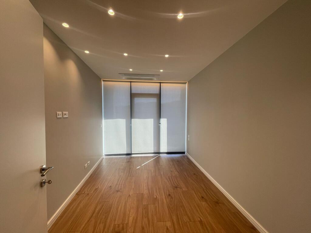 Jepet me qira zyre 2+1 tek Lake View Residence