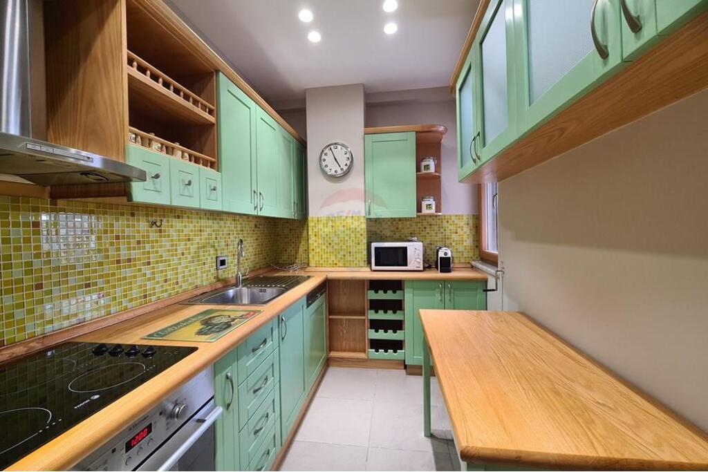 Apartament 2+1+2 me qera tek Liceu Artistik!