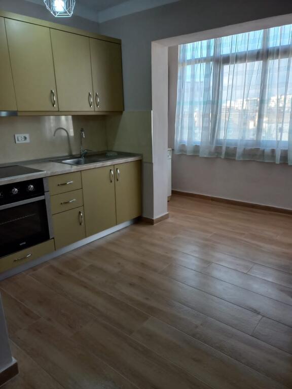 Mine Peza, 2+1 apartment, (550 Euro) behind Gazheli.