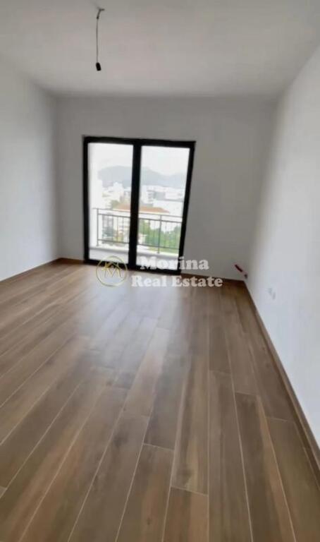 2+1 apartment, Dibra Street – Arlis Complex, 550 Euro/Month.