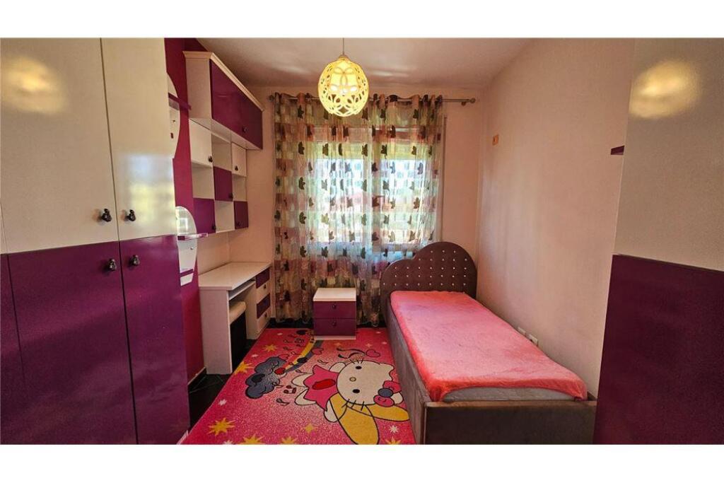 A 3+1 apartment is for rent at Bulev. Zogu I.