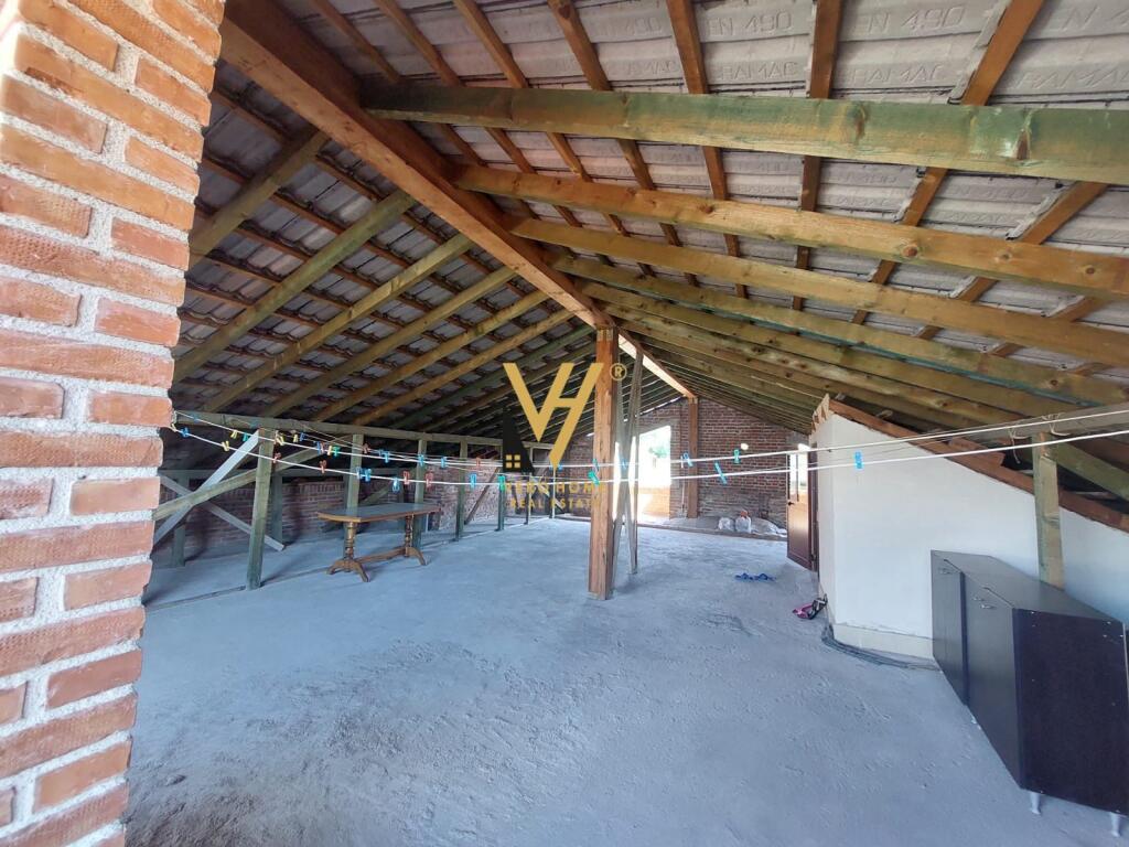 FOR SALE: 3-STOREY VILLA + 1-STOREY HOUSE IN SHKOZE 600,000 EURO