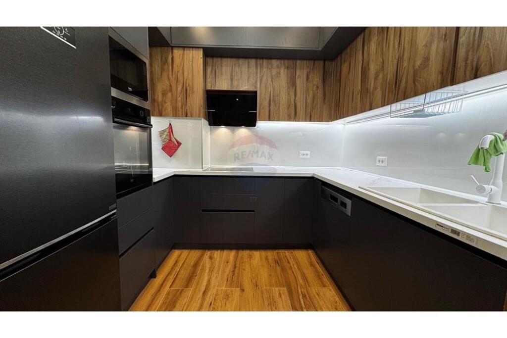 2+1 apartment for sale at Fusha Aviacionit!