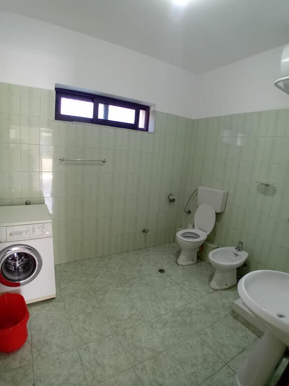 Piano di Villa in Affitto 1+1 presso 5 Maggio (ID BV2376) Tirana.
