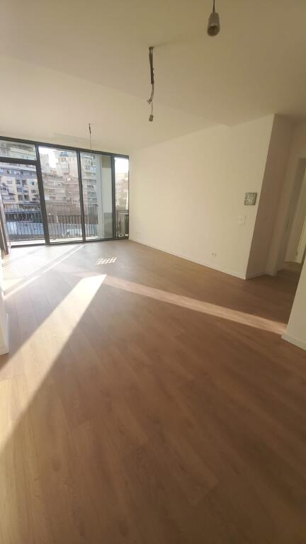 Ambient Zyre Per Qira | Lakeview Residence