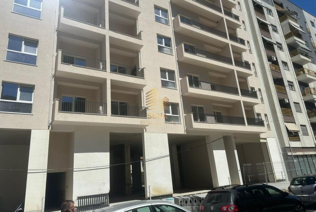 Qira, Ambient Biznesi, Laprake – Kompleksi AURA, 650 Euro/muaj I Diskutueshem-0692061134