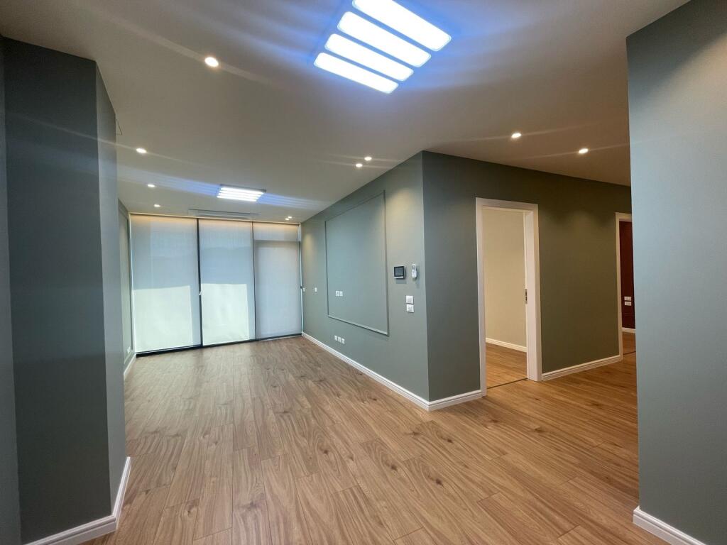 Jepet me qira zyre 2+1 tek Lake View Residence