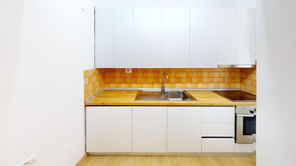 Apartment for rent 1+1 in Myslym Shyri, also available for BnB.