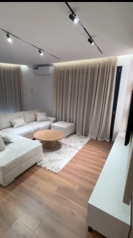 Appartamento in Affitto 2+1+2 presso il Lago Asciutto (ID B2201311) Tirana.