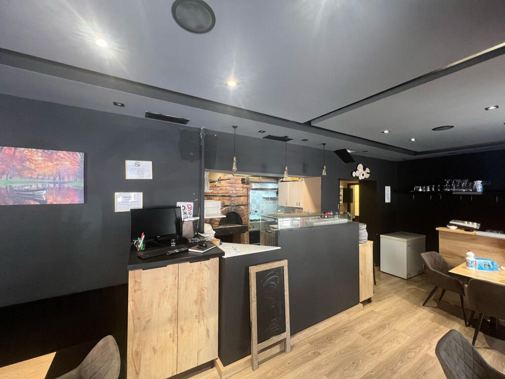 Shitet Biznes Piceri\Restorant tek Rruga E Elbasanit (ID BSHB154) Tirane