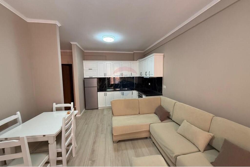 Apartment 1+1 for rent in Green City, Astir.
