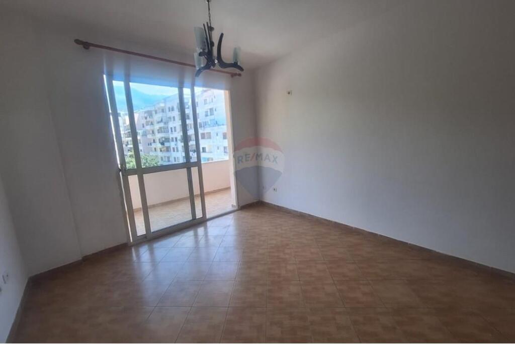 2+1 Apartment for Sale in Fresk