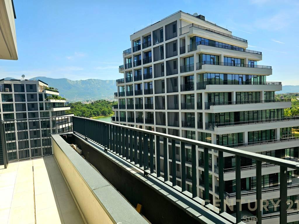 Office for rent at Lake View
