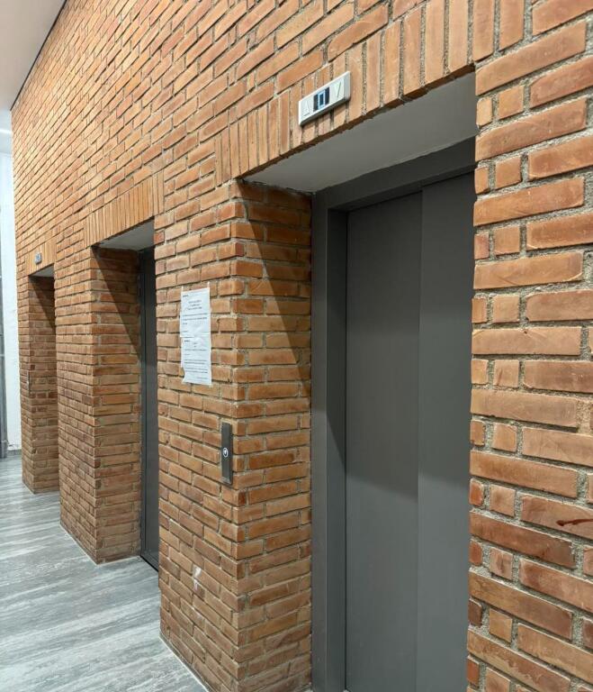 Shitet apartment 2+1 tek Tirana Golden Park , perballe Amerikan 3