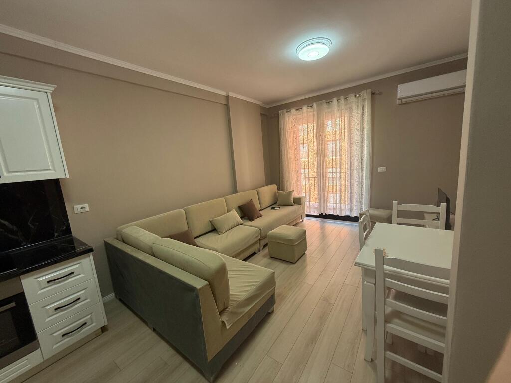 Affittasi 1+1 presso Green City.