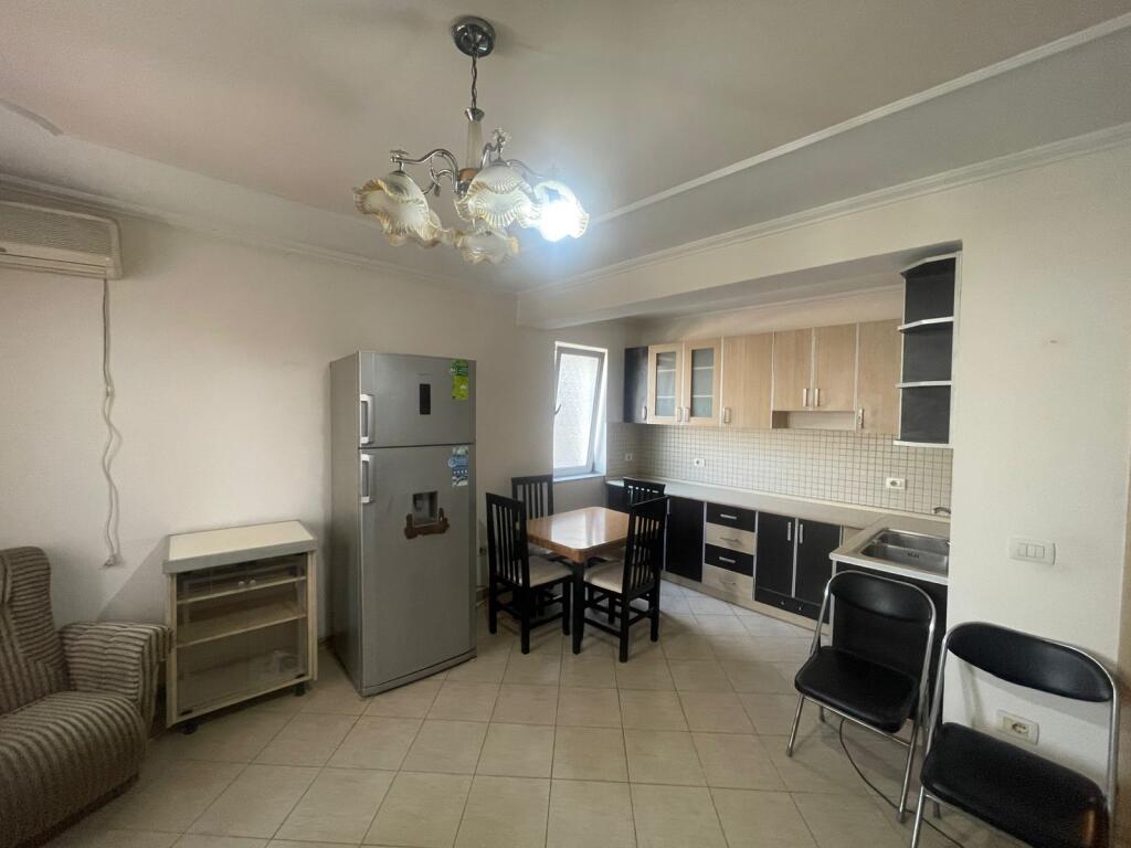 Apartament 2+1 te Pazari i Ri