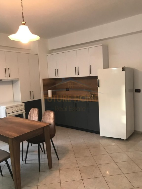 Affitto, Appartamento 2+1, Quartiere 18, Korçë (KO52259)
