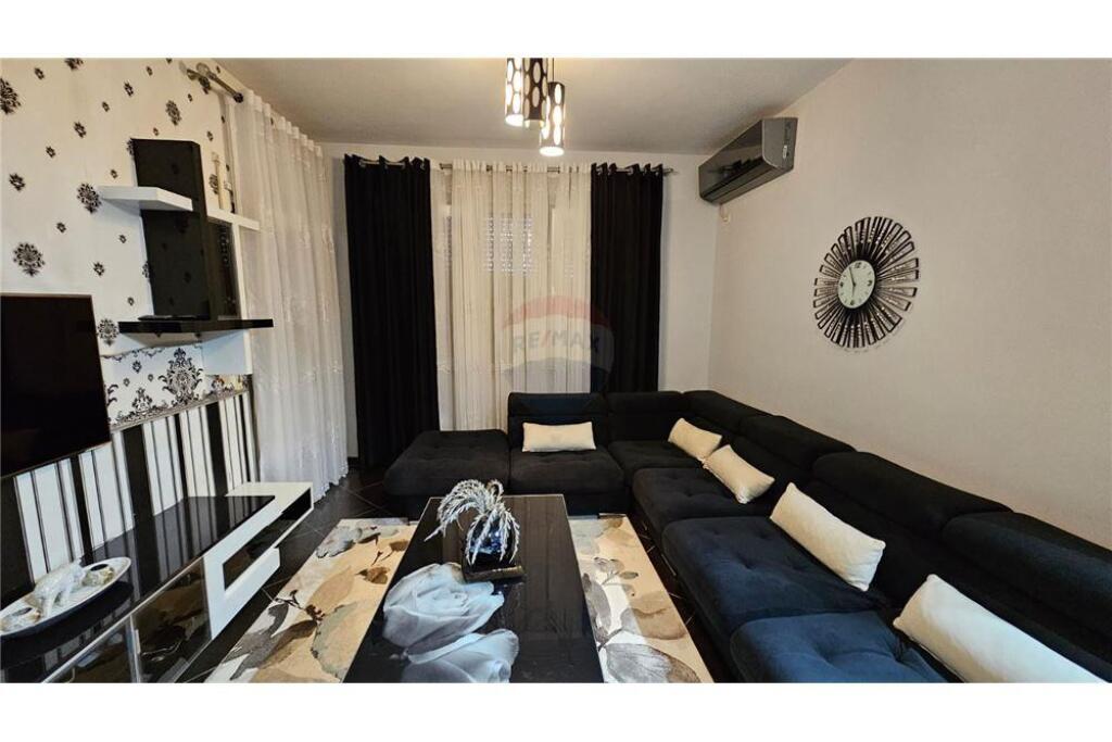 A 3+1 apartment is for rent at Bulev. Zogu I.