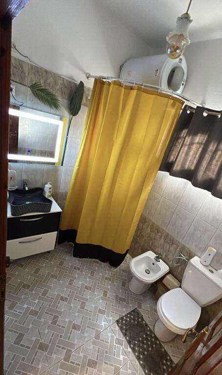 Jepet hyrje 3+1+2 vende parkimi tek inxhinjeria e ndertimit