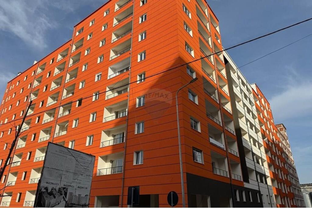 An apartment of type 1+1 is offered for sale in the Yzberisht area near KMY.
