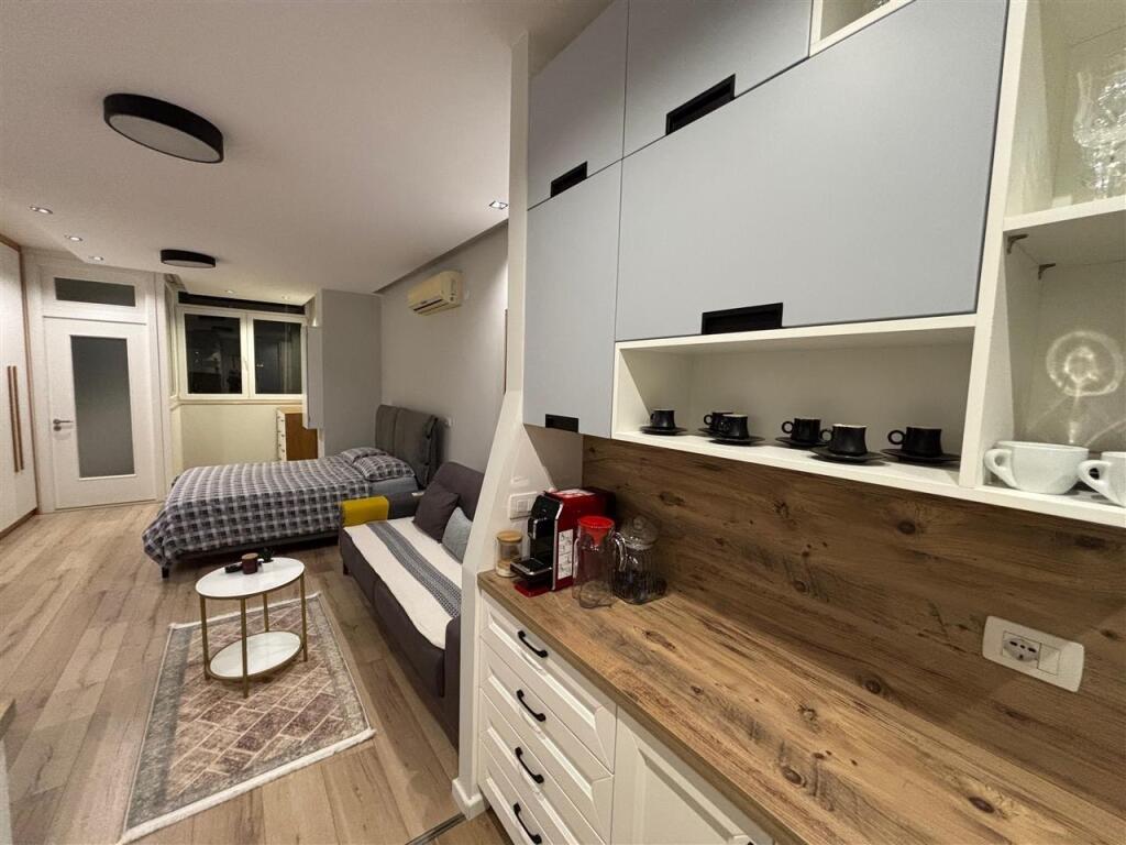 A studio apartment is available for rent at Vilat Gjermane.