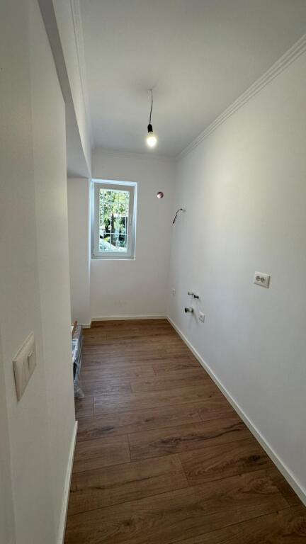 Apartment 2+1 for sale at Vorri i Bomit.
