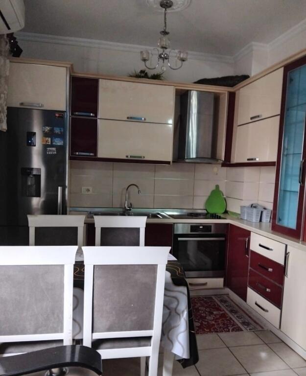 Affittasi appartamento 2+1+1 con balcone